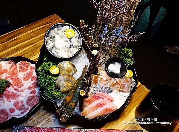 【台北松山火鍋推薦】極蜆鍋物涮涮鍋 上百顆的蛤蠣先蒸再煮滴出純天然ㄟ蜆精 再用精華湯汁煮成的蜆粥!再飽也要吃光光~~ @兔貝比的菲比尋嚐 【台北松山火鍋推薦】極蜆鍋物涮涮鍋 上百顆的蛤蠣先蒸再煮滴出純天然ㄟ蜆精 再用精華湯汁煮成的蜆粥!再飽也要吃光光~~ @兔貝比的菲比尋嚐