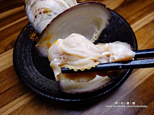 【台北松山火鍋推薦】極蜆鍋物涮涮鍋 上百顆的蛤蠣先蒸再煮滴出純天然ㄟ蜆精 再用精華湯汁煮成的蜆粥!再飽也要吃光光~~ @兔貝比的菲比尋嚐 【台北松山火鍋推薦】極蜆鍋物涮涮鍋 上百顆的蛤蠣先蒸再煮滴出純天然ㄟ蜆精 再用精華湯汁煮成的蜆粥!再飽也要吃光光~~ @兔貝比的菲比尋嚐