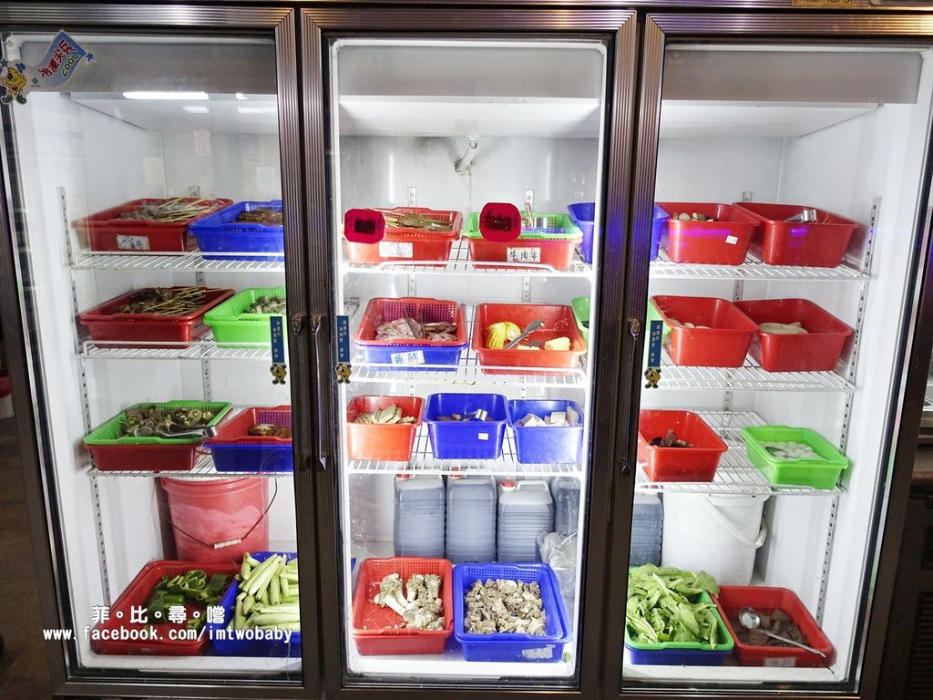 海寶城複合式碳烤 新北五股店 水道活海鮮/碳烤/火鍋吃到飽 泰國蝦、泥鰍、活魚、螃蟹各式高檔海鮮現撈現烤吃爽爽! @兔貝比的菲比尋嚐 海寶城複合式碳烤 新北五股店 水道活海鮮/碳烤/火鍋吃到飽 泰國蝦、泥鰍、活魚、螃蟹各式高檔海鮮現撈現烤吃爽爽! @兔貝比的菲比尋嚐