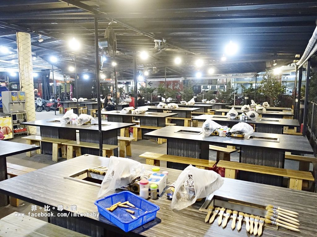 海寶城複合式碳烤 新北五股店 水道活海鮮/碳烤/火鍋吃到飽 泰國蝦、泥鰍、活魚、螃蟹各式高檔海鮮現撈現烤吃爽爽! @兔貝比的菲比尋嚐 海寶城複合式碳烤 新北五股店 水道活海鮮/碳烤/火鍋吃到飽 泰國蝦、泥鰍、活魚、螃蟹各式高檔海鮮現撈現烤吃爽爽! @兔貝比的菲比尋嚐