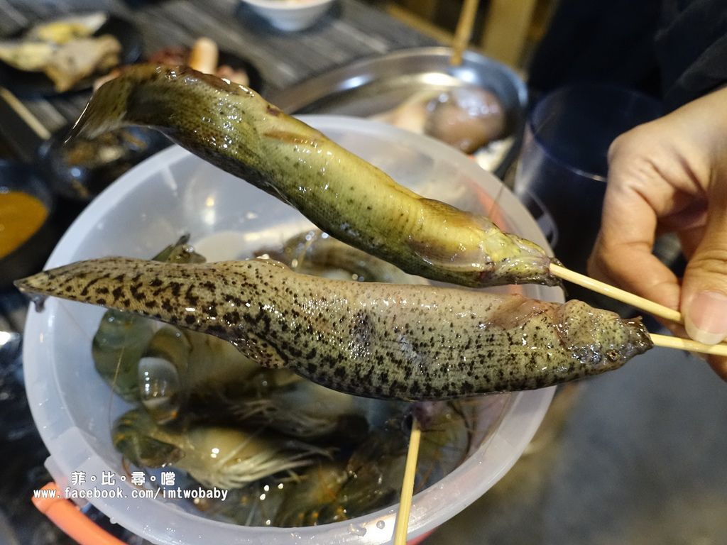 海寶城複合式碳烤 新北五股店 水道活海鮮/碳烤/火鍋吃到飽 泰國蝦、泥鰍、活魚、螃蟹各式高檔海鮮現撈現烤吃爽爽! @兔貝比的菲比尋嚐 海寶城複合式碳烤 新北五股店 水道活海鮮/碳烤/火鍋吃到飽 泰國蝦、泥鰍、活魚、螃蟹各式高檔海鮮現撈現烤吃爽爽! @兔貝比的菲比尋嚐