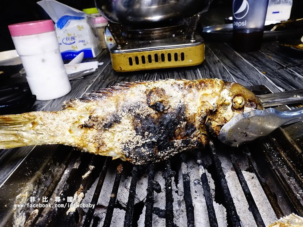 海寶城複合式碳烤 新北五股店 水道活海鮮/碳烤/火鍋吃到飽 泰國蝦、泥鰍、活魚、螃蟹各式高檔海鮮現撈現烤吃爽爽! @兔貝比的菲比尋嚐 海寶城複合式碳烤 新北五股店 水道活海鮮/碳烤/火鍋吃到飽 泰國蝦、泥鰍、活魚、螃蟹各式高檔海鮮現撈現烤吃爽爽! @兔貝比的菲比尋嚐