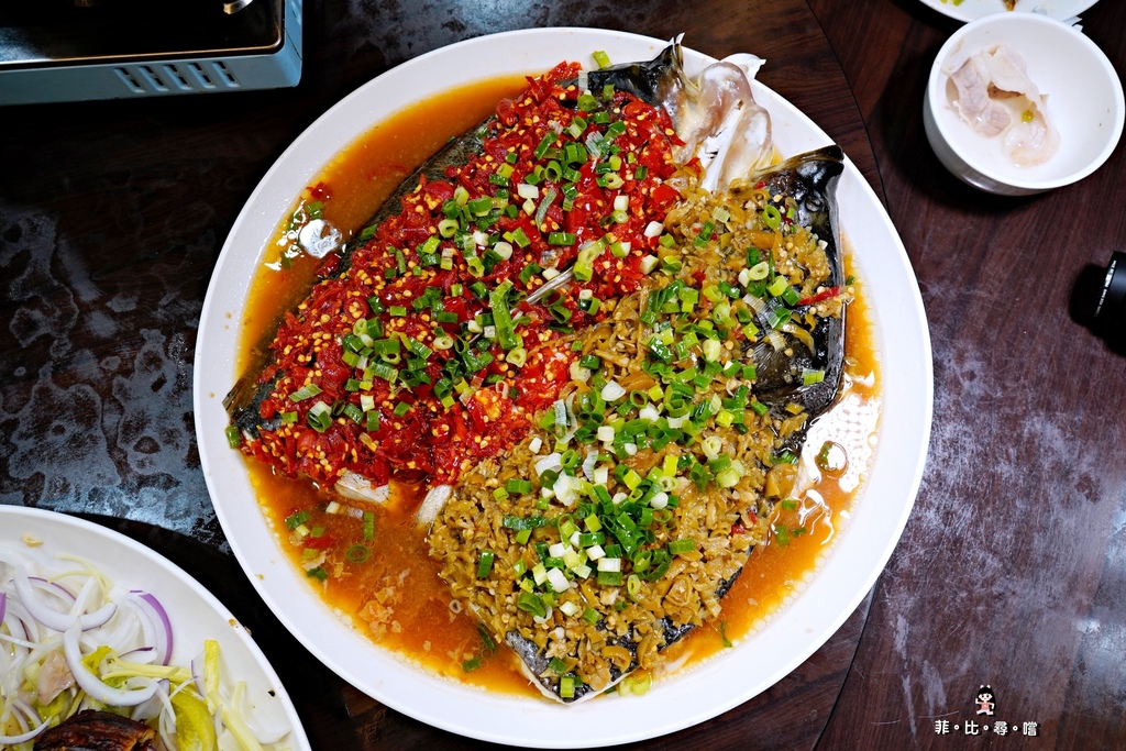 永春葉師傅瀟湘園忠孝本店 招牌雙色狗屁剁椒魚頭、古早味鯧魚米粉、孜然豬肋排 正宗湖南菜道地夠味!信義永春美食推薦 @兔貝比的菲比尋嚐 永春葉師傅瀟湘園忠孝本店 招牌雙色狗屁剁椒魚頭、古早味鯧魚米粉、孜然豬肋排 正宗湖南菜道地夠味!信義永春美食推薦 @兔貝比的菲比尋嚐