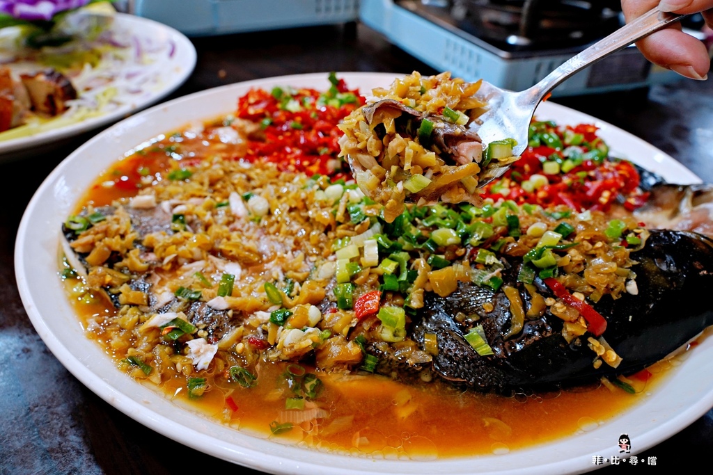 永春葉師傅瀟湘園忠孝本店 招牌雙色狗屁剁椒魚頭、古早味鯧魚米粉、孜然豬肋排 正宗湖南菜道地夠味!信義永春美食推薦 @兔貝比的菲比尋嚐 永春葉師傅瀟湘園忠孝本店 招牌雙色狗屁剁椒魚頭、古早味鯧魚米粉、孜然豬肋排 正宗湖南菜道地夠味!信義永春美食推薦 @兔貝比的菲比尋嚐