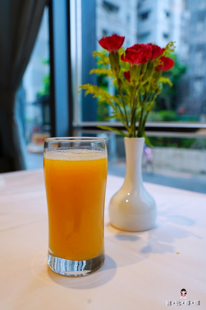 雅室牛排 仁愛圓環店 經典老字號牛排館 台北最高CP值商業午餐 鮮嫩多汁的爐烤肋眼心牛排太正點! @兔貝比的菲比尋嚐 雅室牛排 仁愛圓環店 經典老字號牛排館 台北最高CP值商業午餐 鮮嫩多汁的爐烤肋眼心牛排太正點! @兔貝比的菲比尋嚐