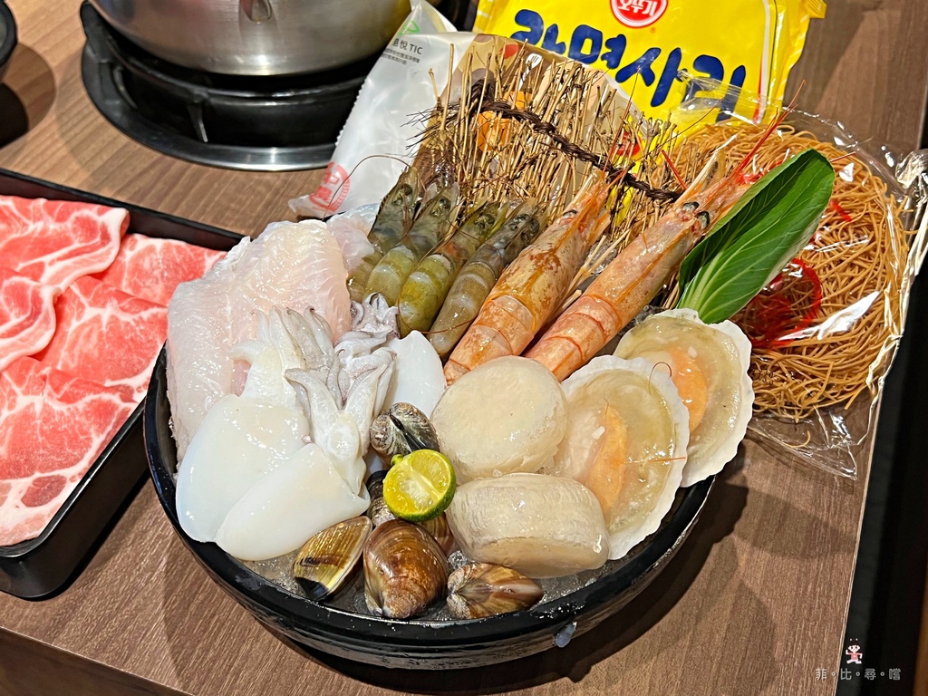 穿比基尼「第2鍋半價!」海霸王前鎮水產升級3.0 海陸吃到飽600有找!加價50元生魚片吃到飽~ @兔貝比的菲比尋嚐 穿比基尼「第2鍋半價!」海霸王前鎮水產升級3.0 海陸吃到飽600有找!加價50元生魚片吃到飽~ @兔貝比的菲比尋嚐