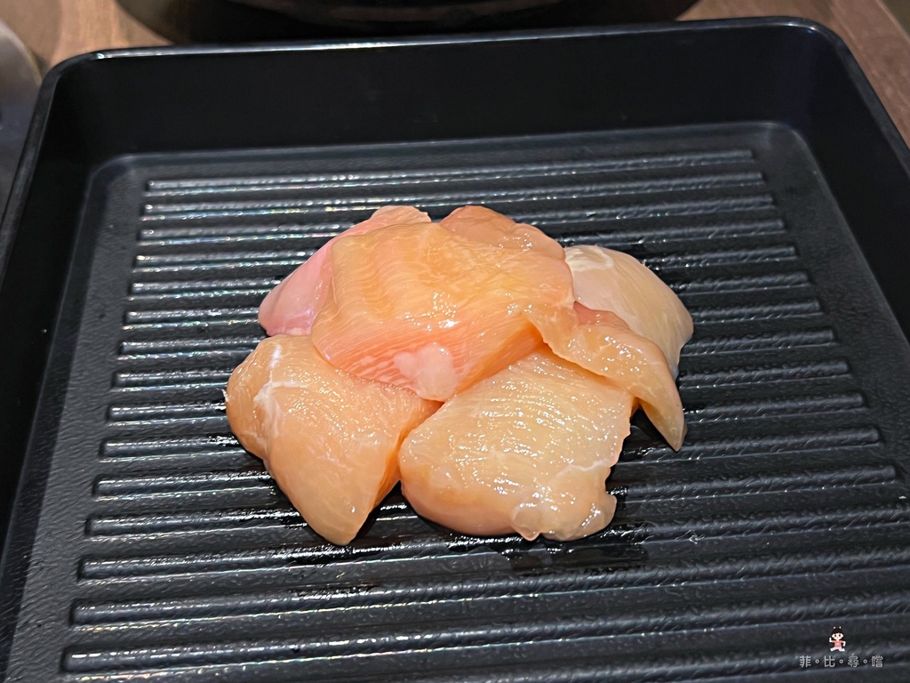 穿比基尼「第2鍋半價!」海霸王前鎮水產升級3.0 海陸吃到飽600有找!加價50元生魚片吃到飽~ @兔貝比的菲比尋嚐 穿比基尼「第2鍋半價!」海霸王前鎮水產升級3.0 海陸吃到飽600有找!加價50元生魚片吃到飽~ @兔貝比的菲比尋嚐