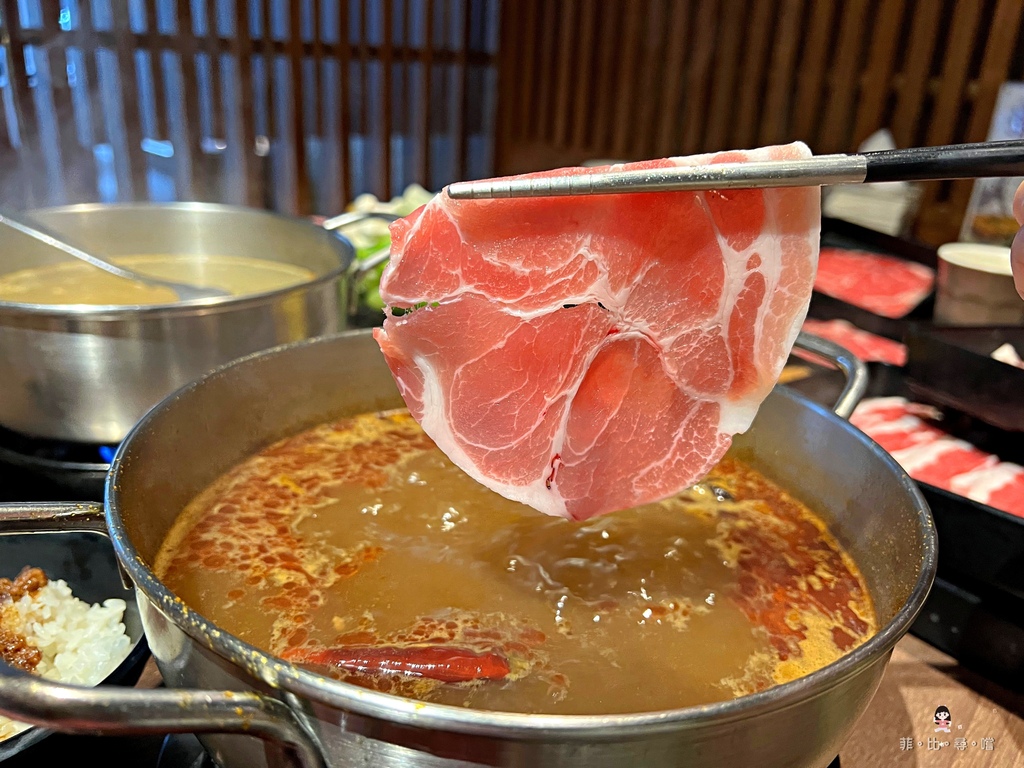 穿比基尼「第2鍋半價!」海霸王前鎮水產升級3.0 海陸吃到飽600有找!加價50元生魚片吃到飽~ @兔貝比的菲比尋嚐 穿比基尼「第2鍋半價!」海霸王前鎮水產升級3.0 海陸吃到飽600有找!加價50元生魚片吃到飽~ @兔貝比的菲比尋嚐