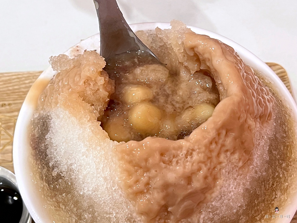 何家甜品鋪公館汀洲店 IG版上紅翻天的人氣冰店 網美視覺系雪花冰必點! @兔貝比的菲比尋嚐 何家甜品鋪公館汀洲店 IG版上紅翻天的人氣冰店 網美視覺系雪花冰必點! @兔貝比的菲比尋嚐