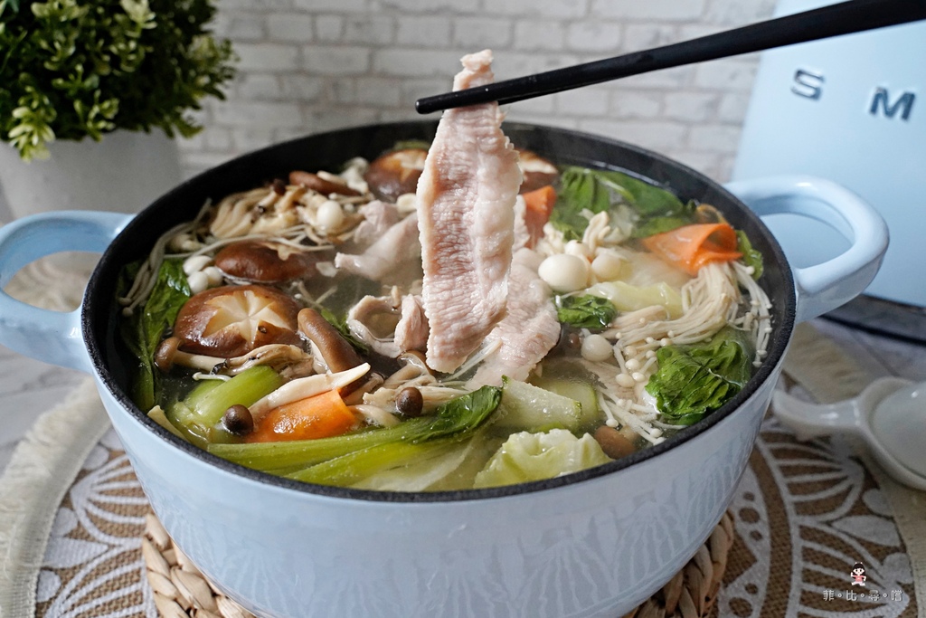 中秋月圓人團圓 雨天備案在家吃鍋 美美花畑鍋要配安心食材 家樂福優質肉品推薦! @兔貝比的菲比尋嚐 中秋月圓人團圓 雨天備案在家吃鍋 美美花畑鍋要配安心食材 家樂福優質肉品推薦! @兔貝比的菲比尋嚐