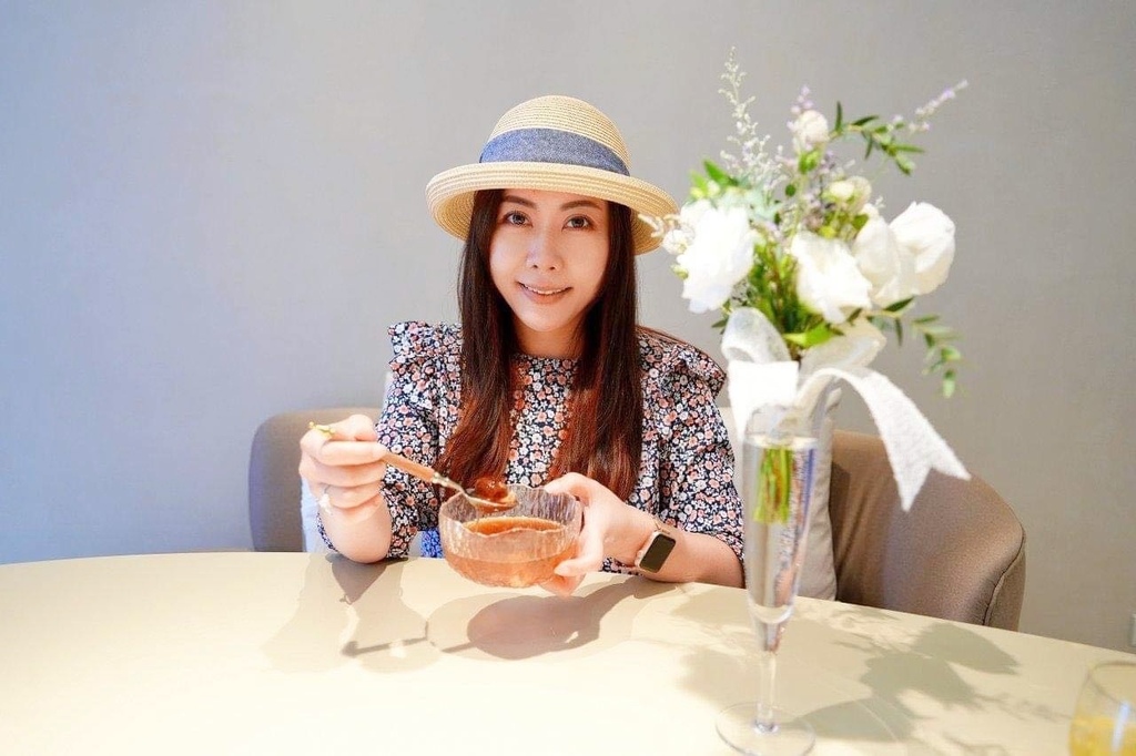 福寶寶概念店 門市試吃、彌月油飯預約諮詢 網美風格讓人以為來到精品咖啡廳 想賴著不走~ @兔貝比的菲比尋嚐 福寶寶概念店 門市試吃、彌月油飯預約諮詢 網美風格讓人以為來到精品咖啡廳 想賴著不走~ @兔貝比的菲比尋嚐