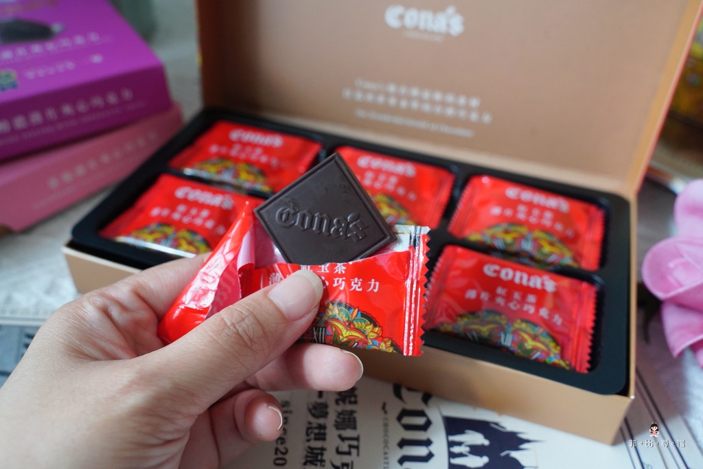 Cona’s 妮娜巧克力 台灣之光 世界大賽獲獎無數的米其林巧克力 浪漫系的星座巧克力、會爆漿的薄片夾心巧克力 讓您少女心爆棚! @兔貝比的菲比尋嚐 Cona’s 妮娜巧克力 台灣之光 世界大賽獲獎無數的米其林巧克力 浪漫系的星座巧克力、會爆漿的薄片夾心巧克力 讓您少女心爆棚! @兔貝比的菲比尋嚐