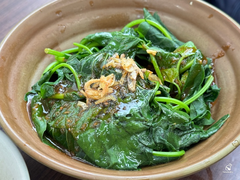 環南米苔目 滷肉飯、燙青菜只要30元 黑白切50元 超佛心的銅板美食！ @兔貝比的菲比尋嚐