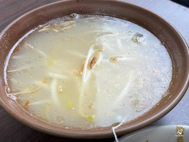 環南米苔目 滷肉飯、燙青菜只要30元 黑白切50元 超佛心的銅板美食！ @兔貝比的菲比尋嚐