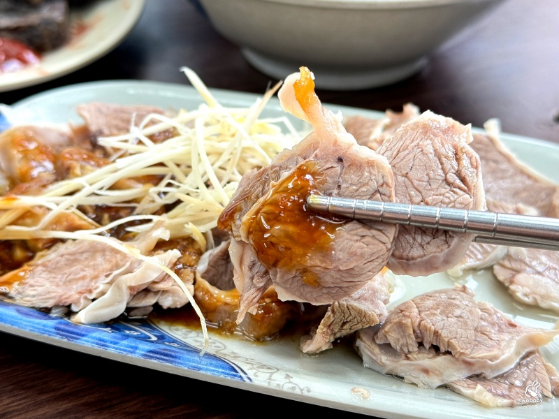 環南米苔目 滷肉飯、燙青菜只要30元 黑白切50元 超佛心的銅板美食！ @兔貝比的菲比尋嚐