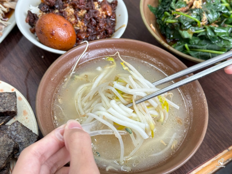 環南米苔目 滷肉飯、燙青菜只要30元 黑白切50元 超佛心的銅板美食！ @兔貝比的菲比尋嚐