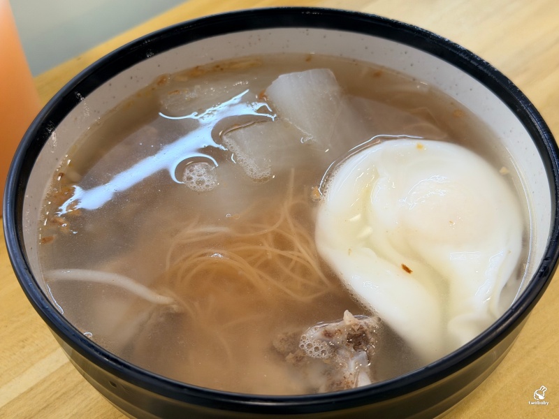 板橋祖傳筒仔米糕 祖傳40年古早味的銅板小吃 半熟蛋筒仔米糕必吃！ @兔貝比的菲比尋嚐