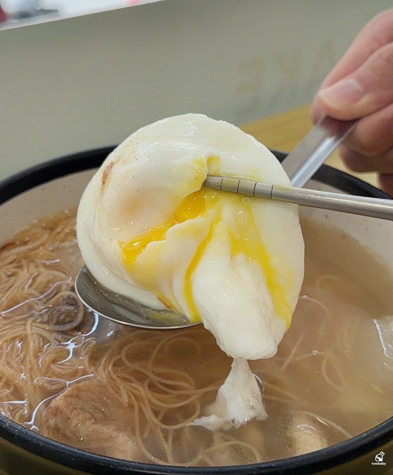 板橋祖傳筒仔米糕 祖傳40年古早味的銅板小吃 半熟蛋筒仔米糕必吃！ @兔貝比的菲比尋嚐