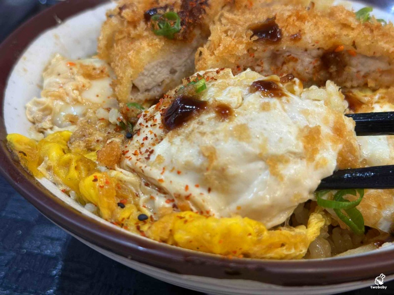 郁日式炸豬排 定食丼飯只要130元起 白飯、沙拉、味噌湯放題 還免服務費！ @兔貝比的菲比尋嚐
