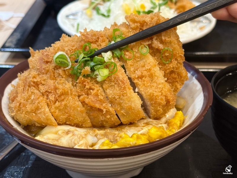 郁日式炸豬排 定食丼飯只要130元起 白飯、沙拉、味噌湯放題 還免服務費！ @兔貝比的菲比尋嚐