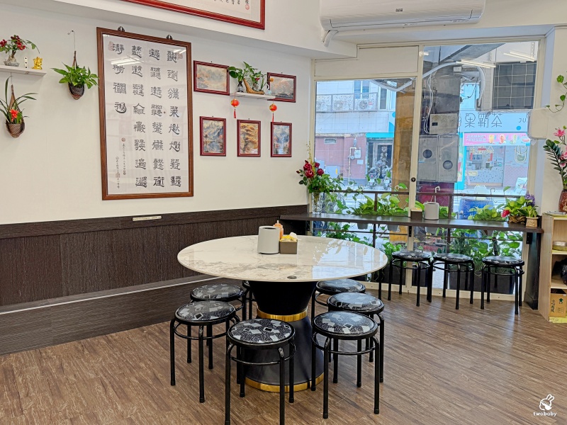 九添福牛肉麵館 2023台北牛肉麵節銅牌獎 紅燒牛肉麵量多肉大塊超滿足 還有牛肉燥飯也很推！ @兔貝比的菲比尋嚐
