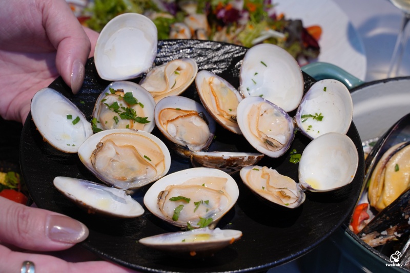 She&rsquo;ll Oyster bar 敘 空運活體生蠔新鮮平價CP值破表 超狂生蠔塔想吃不用飛廣島 搭捷運就吃得到囉！ @兔貝比的菲比尋嚐