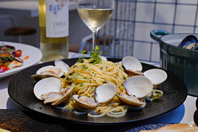 She&rsquo;ll Oyster bar 敘 空運活體生蠔新鮮平價CP值破表 超狂生蠔塔想吃不用飛廣島 搭捷運就吃得到囉！ @兔貝比的菲比尋嚐