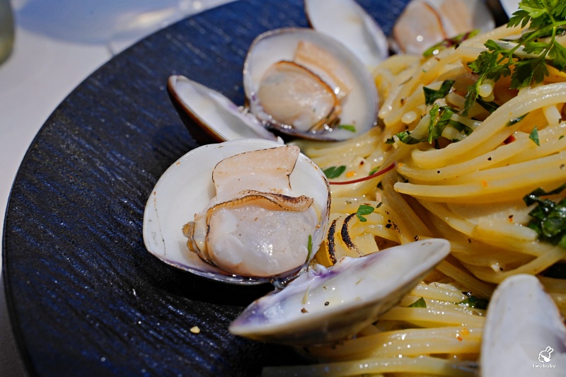 She&rsquo;ll Oyster bar 敘 空運活體生蠔新鮮平價CP值破表 超狂生蠔塔想吃不用飛廣島 搭捷運就吃得到囉！ @兔貝比的菲比尋嚐