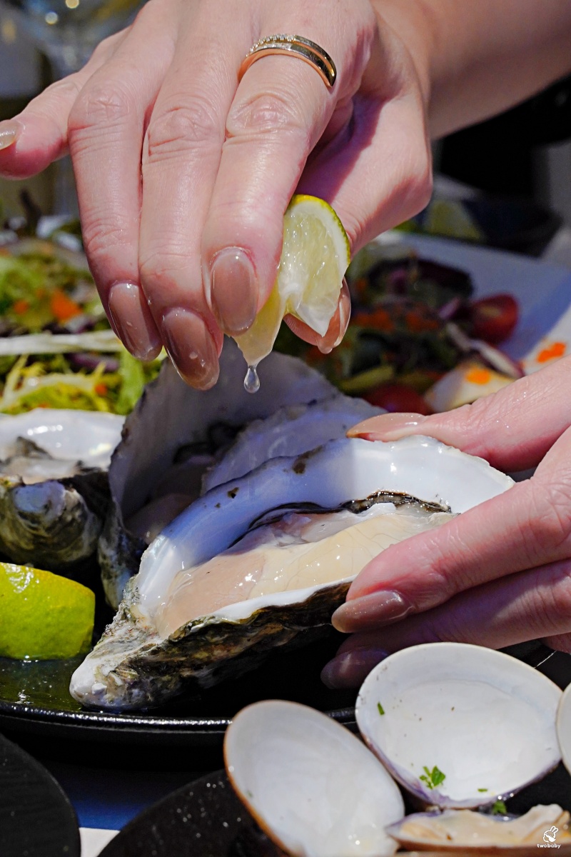 She’ll Oyster bar 敘 空運活體生蠔新鮮平價CP值破表 超狂生蠔塔想吃不用飛廣島 搭捷運就吃得到囉! @兔貝比的菲比尋嚐 She’ll Oyster bar 敘 空運活體生蠔新鮮平價CP值破表 超狂生蠔塔想吃不用飛廣島 搭捷運就吃得到囉! @兔貝比的菲比尋嚐