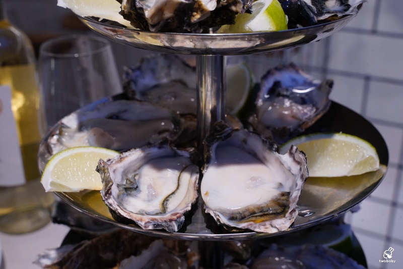 She&rsquo;ll Oyster bar 敘 空運活體生蠔新鮮平價CP值破表 超狂生蠔塔想吃不用飛廣島 搭捷運就吃得到囉！ @兔貝比的菲比尋嚐