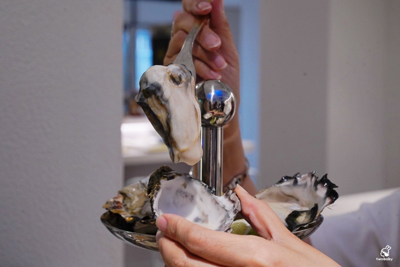 She’ll Oyster bar 敘 空運活體生蠔新鮮平價CP值破表 超狂生蠔塔想吃不用飛廣島 搭捷運就吃得到囉! @兔貝比的菲比尋嚐 She’ll Oyster bar 敘 空運活體生蠔新鮮平價CP值破表 超狂生蠔塔想吃不用飛廣島 搭捷運就吃得到囉! @兔貝比的菲比尋嚐
