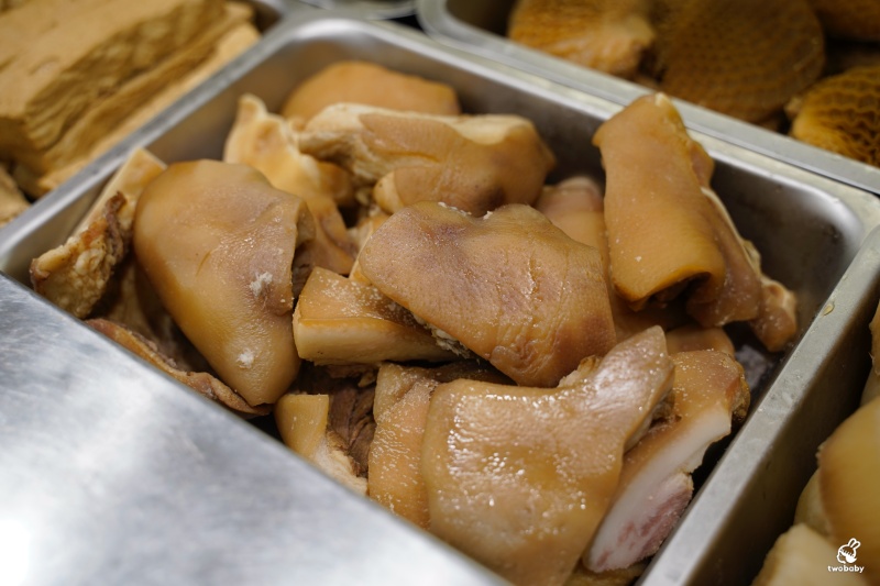 九添福牛肉麵館 2023台北牛肉麵節銅牌獎 紅燒牛肉麵量多肉大塊超滿足 還有牛肉燥飯也很推！ @兔貝比的菲比尋嚐