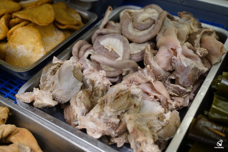 九添福牛肉麵館 2023台北牛肉麵節銅牌獎 紅燒牛肉麵量多肉大塊超滿足 還有牛肉燥飯也很推！ @兔貝比的菲比尋嚐