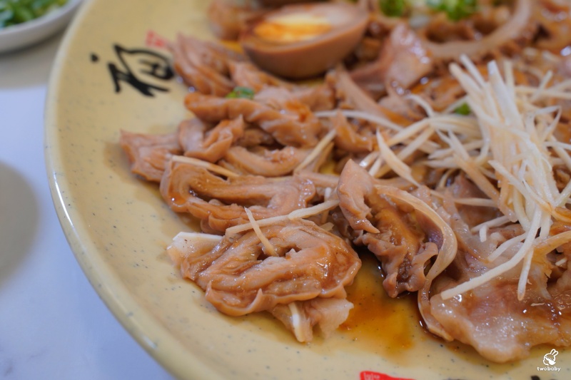 九添福牛肉麵館 2023台北牛肉麵節銅牌獎 紅燒牛肉麵量多肉大塊超滿足 還有牛肉燥飯也很推! @兔貝比的菲比尋嚐 九添福牛肉麵館 2023台北牛肉麵節銅牌獎 紅燒牛肉麵量多肉大塊超滿足 還有牛肉燥飯也很推! @兔貝比的菲比尋嚐