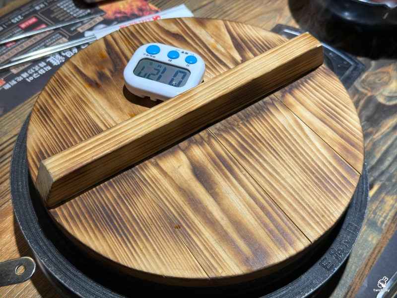 甩鍋雞韓式炒雞吃到飽西門店 歡慶周年只要399元 不分平假日可享8種炒雞和韓式經典料理吃到飽！ @兔貝比的菲比尋嚐