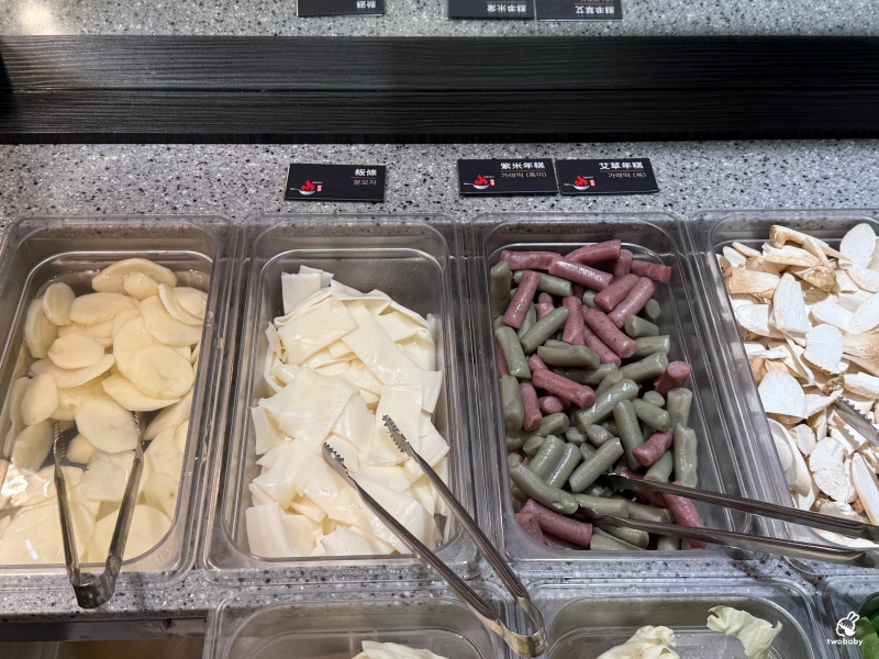甩鍋雞韓式炒雞吃到飽西門店 歡慶周年只要399元 不分平假日可享8種炒雞和韓式經典料理吃到飽！ @兔貝比的菲比尋嚐