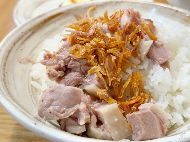 呈信鵝肉 台北平價好吃鵝肉飯 單人套餐200元有找 有湯、有半熟蛋和小菜 CP值超高！ @兔貝比的菲比尋嚐