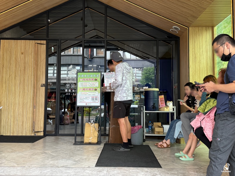 佔地200坪 我家牛排中和店 80種沙拉吧自助無限只要360元!記得網路訂位才不用排到天荒地老! @兔貝比的菲比尋嚐 佔地200坪 我家牛排中和店 80種沙拉吧自助無限只要360元!記得網路訂位才不用排到天荒地老! @兔貝比的菲比尋嚐