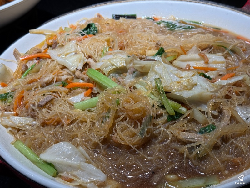 佔地200坪 我家牛排中和店 80種沙拉吧自助無限只要360元！記得網路訂位才不用排到天荒地老！ @兔貝比的菲比尋嚐