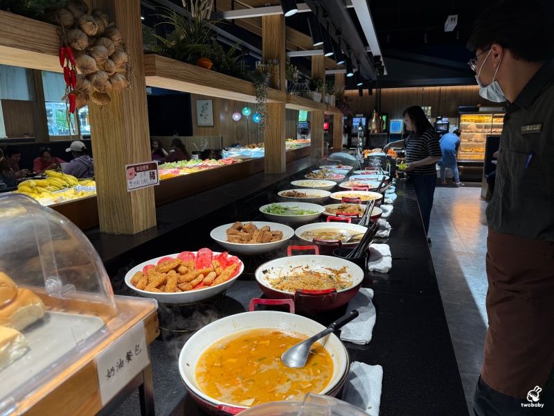 佔地200坪 我家牛排中和店 80種沙拉吧自助無限只要360元!記得網路訂位才不用排到天荒地老! @兔貝比的菲比尋嚐 佔地200坪 我家牛排中和店 80種沙拉吧自助無限只要360元!記得網路訂位才不用排到天荒地老! @兔貝比的菲比尋嚐