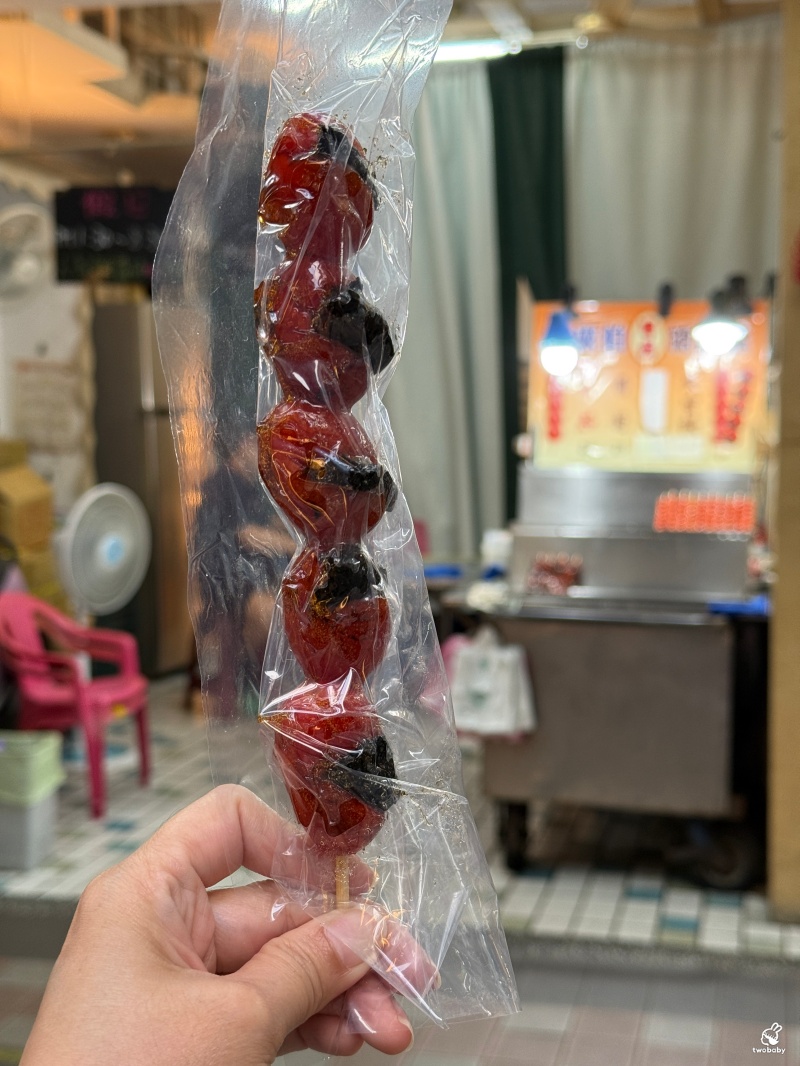 鳥來伯專業糖葫蘆 板橋近30年老店 糖葫蘆佛心價只要25元 讓人懷念的古早味! @兔貝比的菲比尋嚐 鳥來伯專業糖葫蘆 板橋近30年老店 糖葫蘆佛心價只要25元 讓人懷念的古早味! @兔貝比的菲比尋嚐