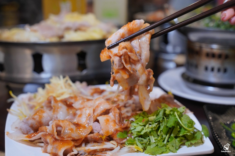 萬里古早風味甕仔雞 金黃脆皮甕仔雞肉嫩多汁一吃就愛上 二訪單點菜色推薦! @兔貝比的菲比尋嚐 萬里古早風味甕仔雞 金黃脆皮甕仔雞肉嫩多汁一吃就愛上 二訪單點菜色推薦! @兔貝比的菲比尋嚐