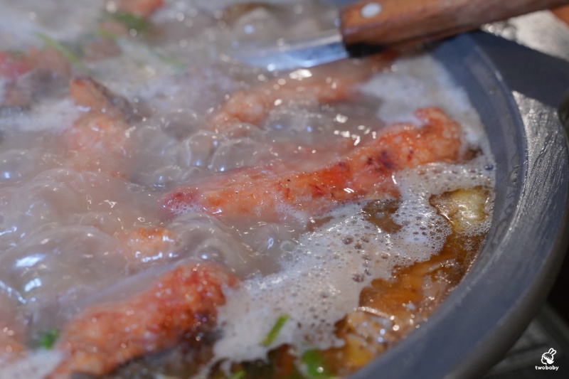 萬里古早風味甕仔雞 金黃脆皮甕仔雞肉嫩多汁一吃就愛上 二訪單點菜色推薦！ @兔貝比的菲比尋嚐