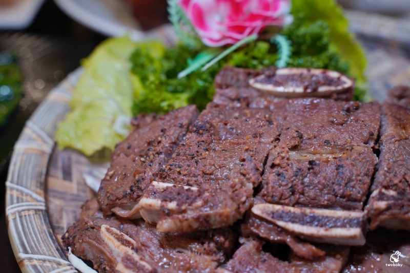 萬里古早風味甕仔雞 金黃脆皮甕仔雞肉嫩多汁一吃就愛上 二訪單點菜色推薦！ @兔貝比的菲比尋嚐