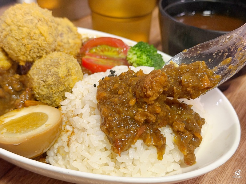 勝利洋食 超厚炸菲力牛排松露三明治 肉甜多汁鹹香美味 推薦必點! @兔貝比的菲比尋嚐 勝利洋食 超厚炸菲力牛排松露三明治 肉甜多汁鹹香美味 推薦必點! @兔貝比的菲比尋嚐