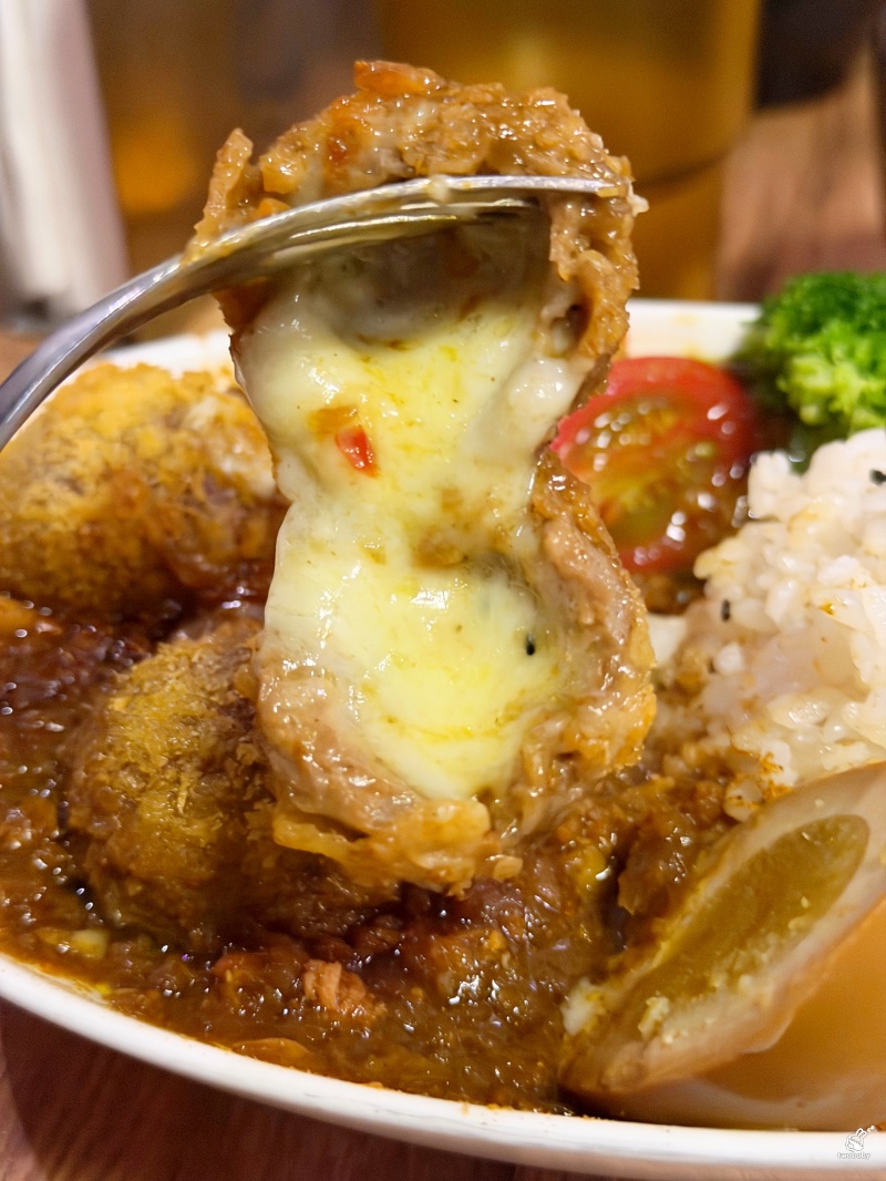 勝利洋食 超厚炸菲力牛排松露三明治 肉甜多汁鹹香美味 推薦必點! @兔貝比的菲比尋嚐 勝利洋食 超厚炸菲力牛排松露三明治 肉甜多汁鹹香美味 推薦必點! @兔貝比的菲比尋嚐