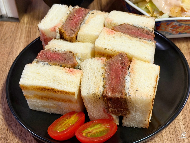 勝利洋食 超厚炸菲力牛排松露三明治 肉甜多汁鹹香美味 推薦必點！ @兔貝比的菲比尋嚐