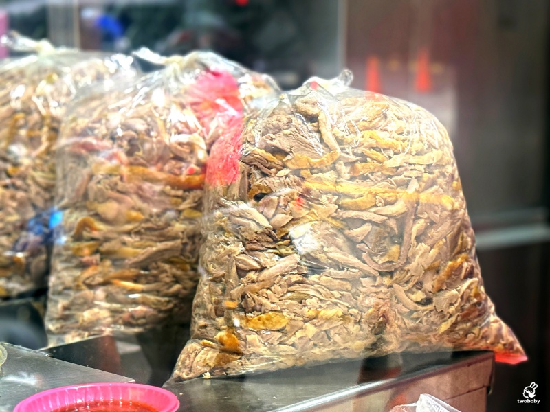 廟口鴨香飯 城隍廟超過30年必吃的在地人氣美食 鴨肉飯搭半熟蛋更是一絕! @兔貝比的菲比尋嚐 廟口鴨香飯 城隍廟超過30年必吃的在地人氣美食 鴨肉飯搭半熟蛋更是一絕! @兔貝比的菲比尋嚐
