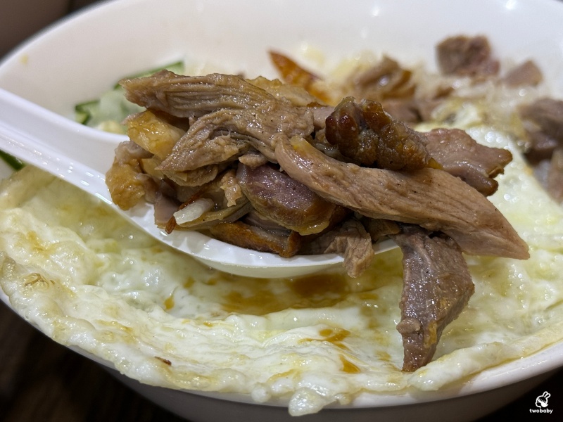 廟口鴨香飯 城隍廟超過30年必吃的在地人氣美食 鴨肉飯搭半熟蛋更是一絕! @兔貝比的菲比尋嚐 廟口鴨香飯 城隍廟超過30年必吃的在地人氣美食 鴨肉飯搭半熟蛋更是一絕! @兔貝比的菲比尋嚐