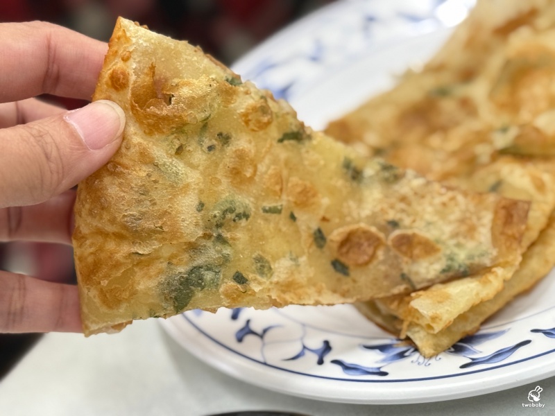 台電勵進酸菜白肉鍋 60年老字號的酸菜白肉鍋 600元吃到飽 還免收服務費！ @兔貝比的菲比尋嚐